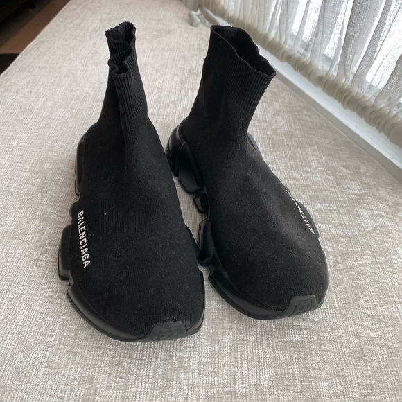 AUTHENTIC Balenciaga all black WORN ONCE ONLY! Amazing condition. Size 6 women - Picture 1 of 5